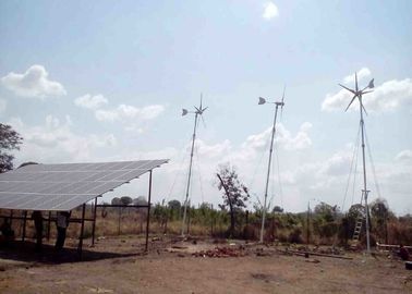 चीन ग्रिड पास-बाय फंक्शन इन्वर्टर के साथ फार्म पावर सप्लाई होम सौर और पवन ऊर्जा प्रणालियों फैक्टरी